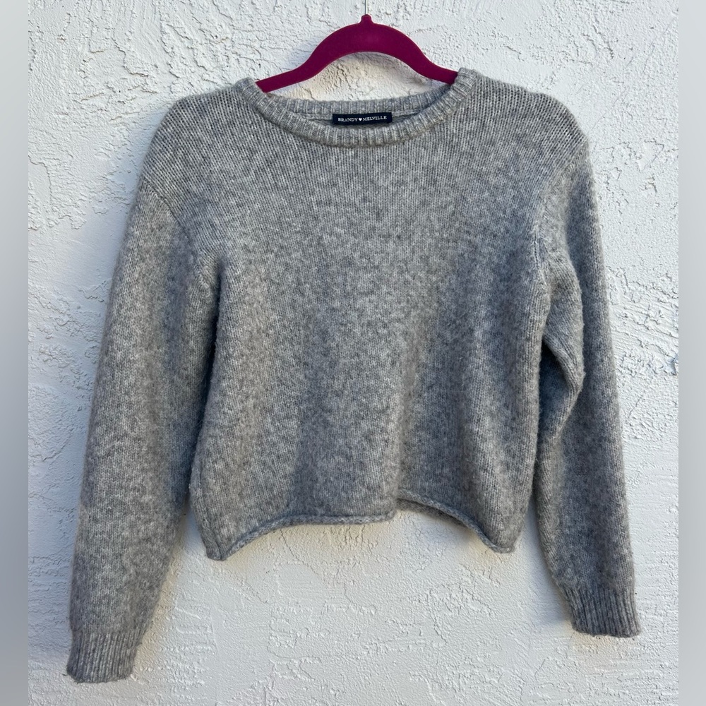 Soft and cozy Brandy Melville sweater 🩶 cropped a bit